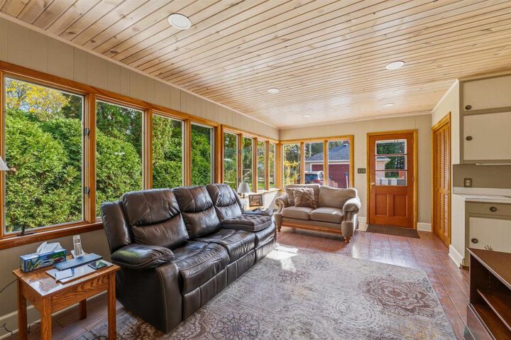 Property Photo:  515 E Lincoln Street  WI 53963 