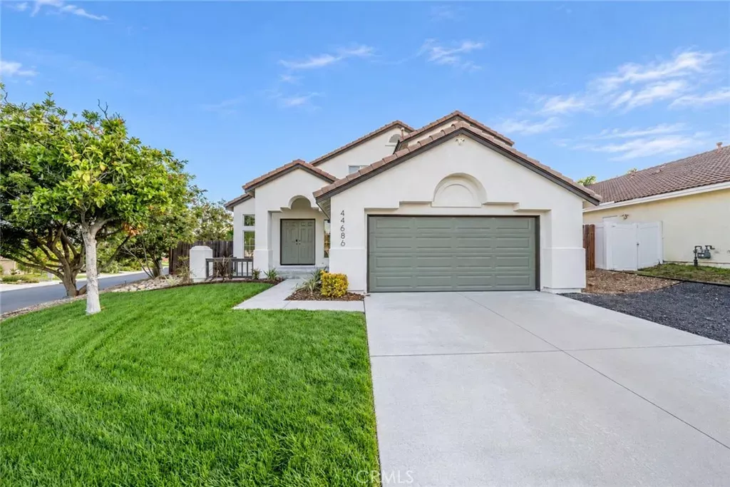 Property Photo:  44686 Calle Hilario  CA 92592 