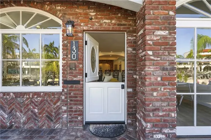 Property Photo:  130 Rivo Alto Canal  CA 90803 