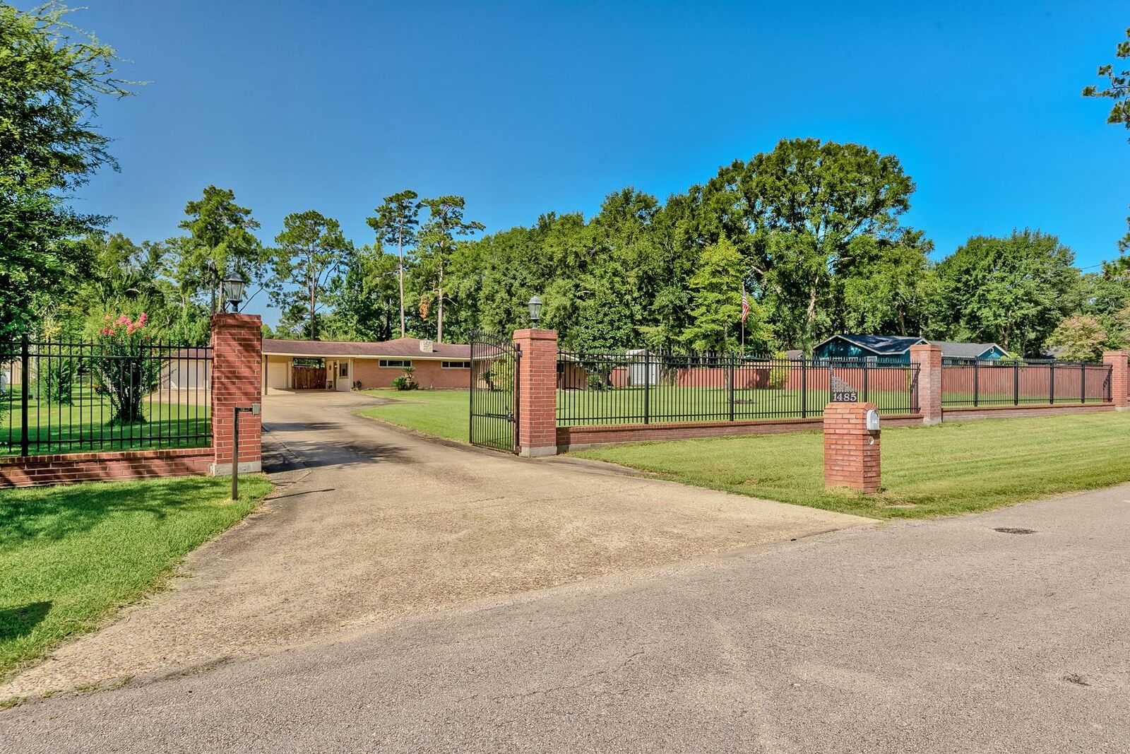 Property Photo: 1485 Old Highway 418 TX 77657