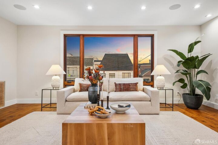 Property Photo:  583 38th Avenue  CA 94121 
