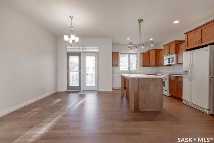 Property Photo:  210 Greaves Court  SK S7W 1A8 