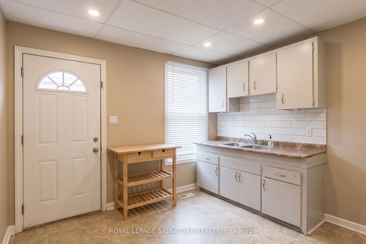 Property Photo: 154 Hunter Street E Main ON L8N 1M7