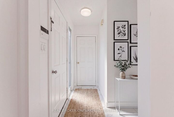 Property Photo: 805 Tate Avenue ON L8H 6M1