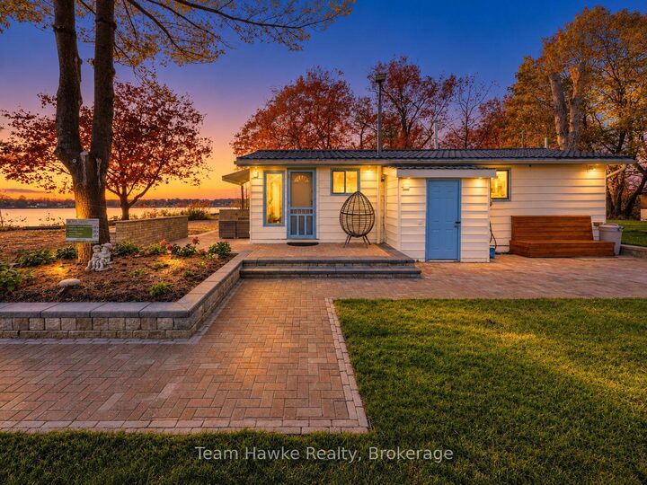 Property Photo: 158 Oak Bay Road ON L0K 1S0