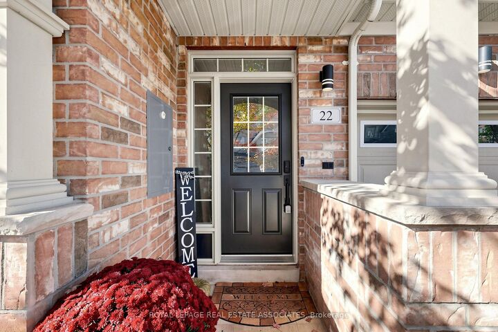 Property Photo:  22 Benjamin Way  ON L1N 0K5 