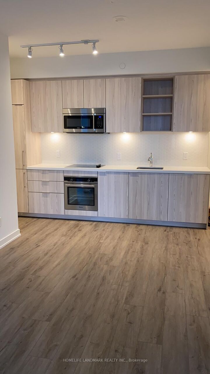 Property Photo:  50 Ordnance Street 1712  ON M6K 1A2 