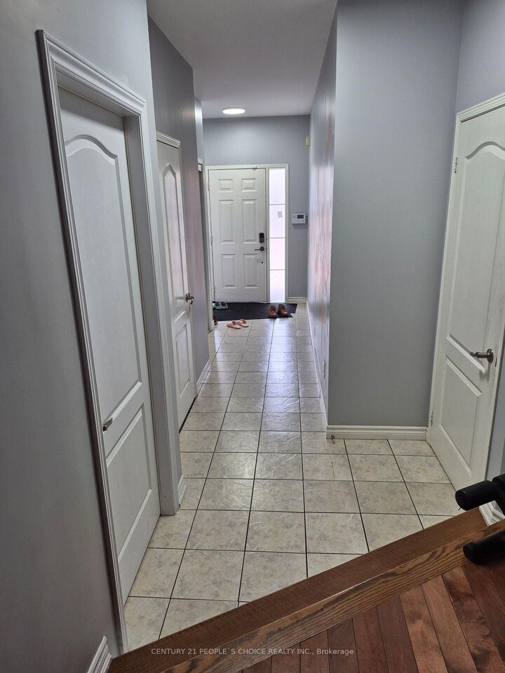 Photo de la propriété: 45 Rotunda Street ON L6X 5E3