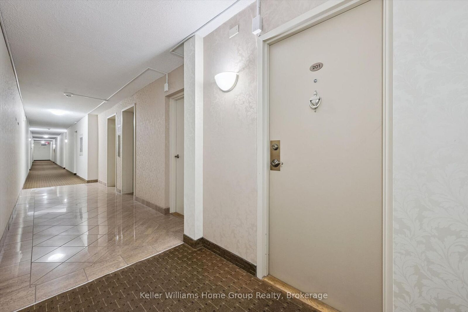 Property Photo:  19 Woodlawn Road E 201  ON N1H 7B1 