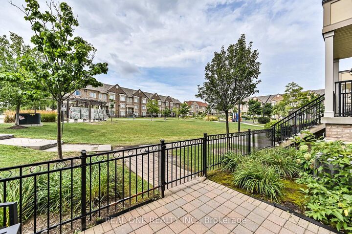 Property Photo:  3115 Boxford Crescent 16  ON L5M 0X1 