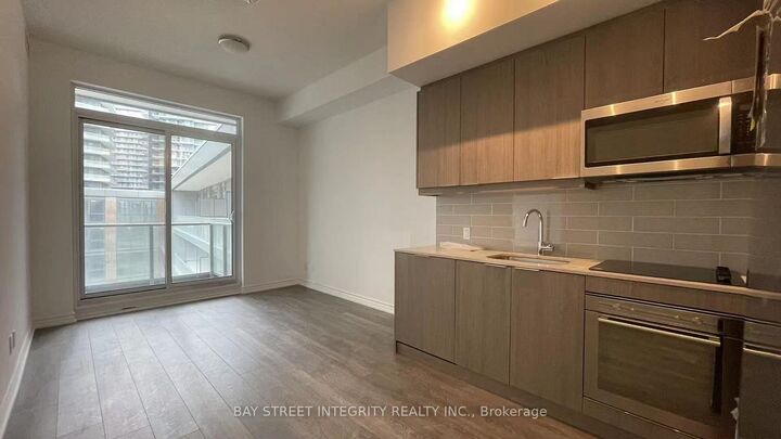 Property Photo:  32 Forest Manor Road 503  ON M2J 1M1 