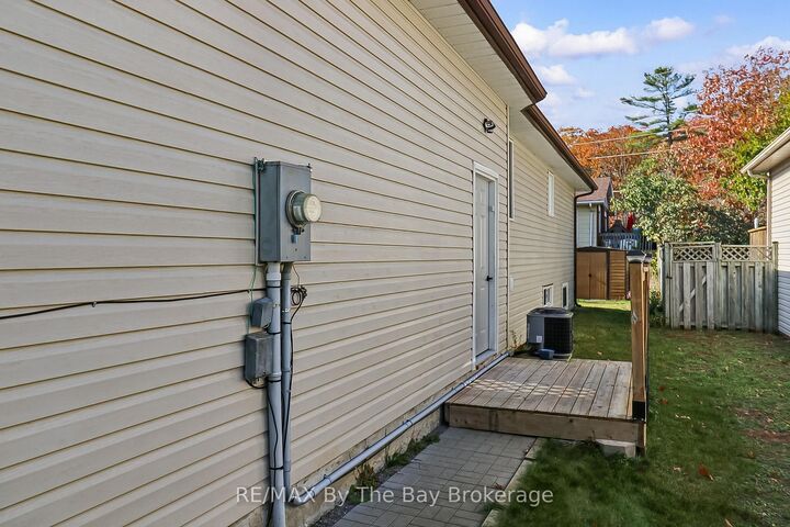 Property Photo: 6 Riverdale (Lower Level) Drive ON L9Z 1E9