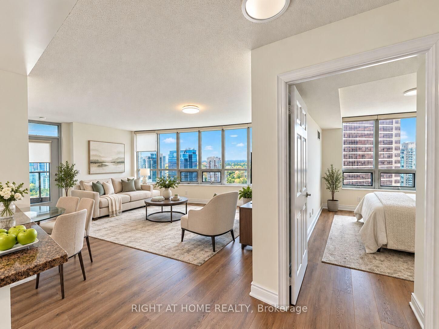 Property Photo:  25 Greenview Avenue 2220  ON M2M 0A5 
