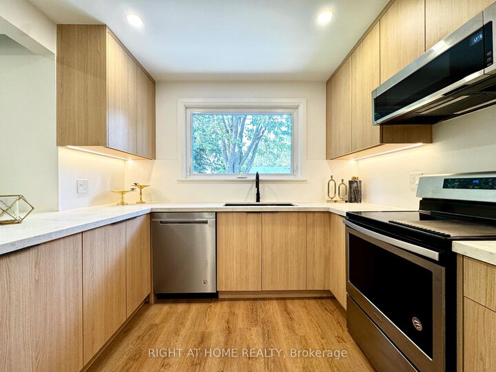 Property Photo: 246 Zelda Crescent ON L4C 2Y5