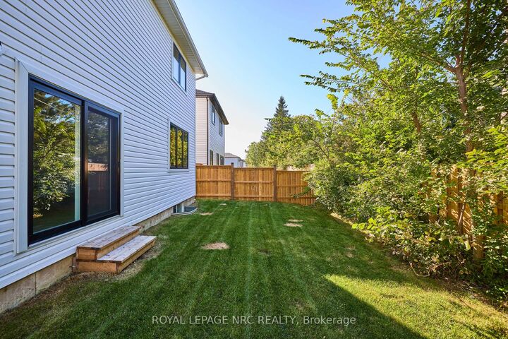 Property Photo: 185 Hodgkins Avenue ON L2V 1M2