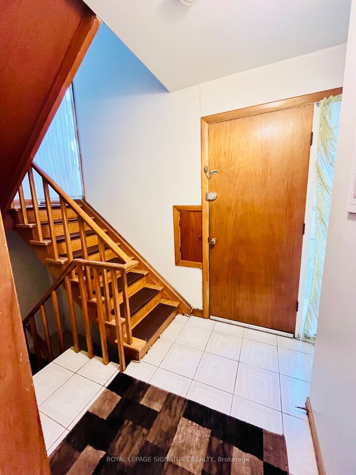 Property Photo: 214 Queenslea Avenue 2nd Floor ON M9N 2L6