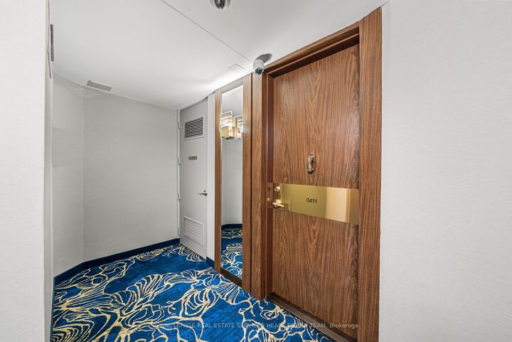 Photo de la propriété:  33 Harbour Square #411  ON M5J 2G2 