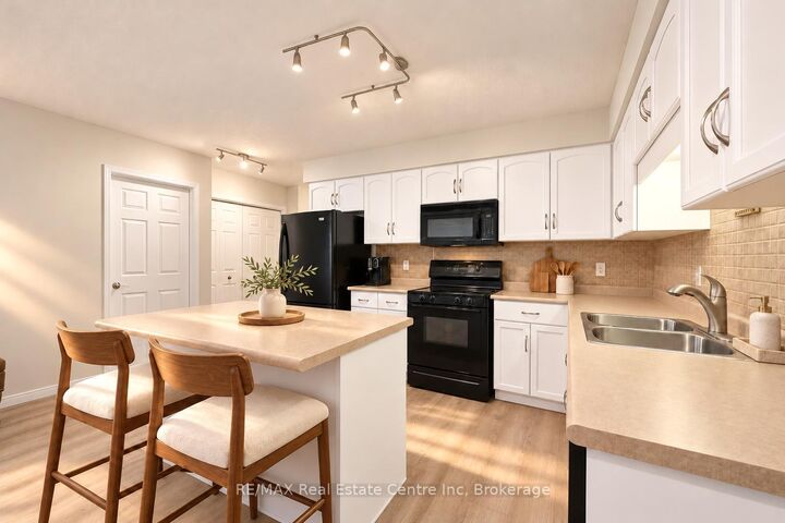 Property Photo: 210 Dawn Avenue 38 ON N1G 5L5