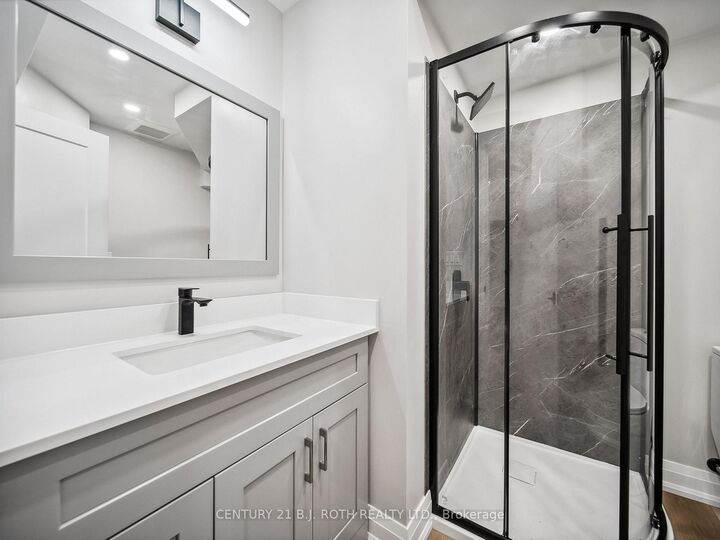 Property Photo:  14 Christine Place Lower  ON L3V 7P1 