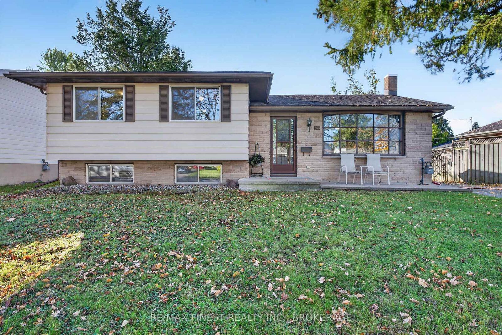 Property Photo:  674 Harrow Place  ON K7M 5L9 