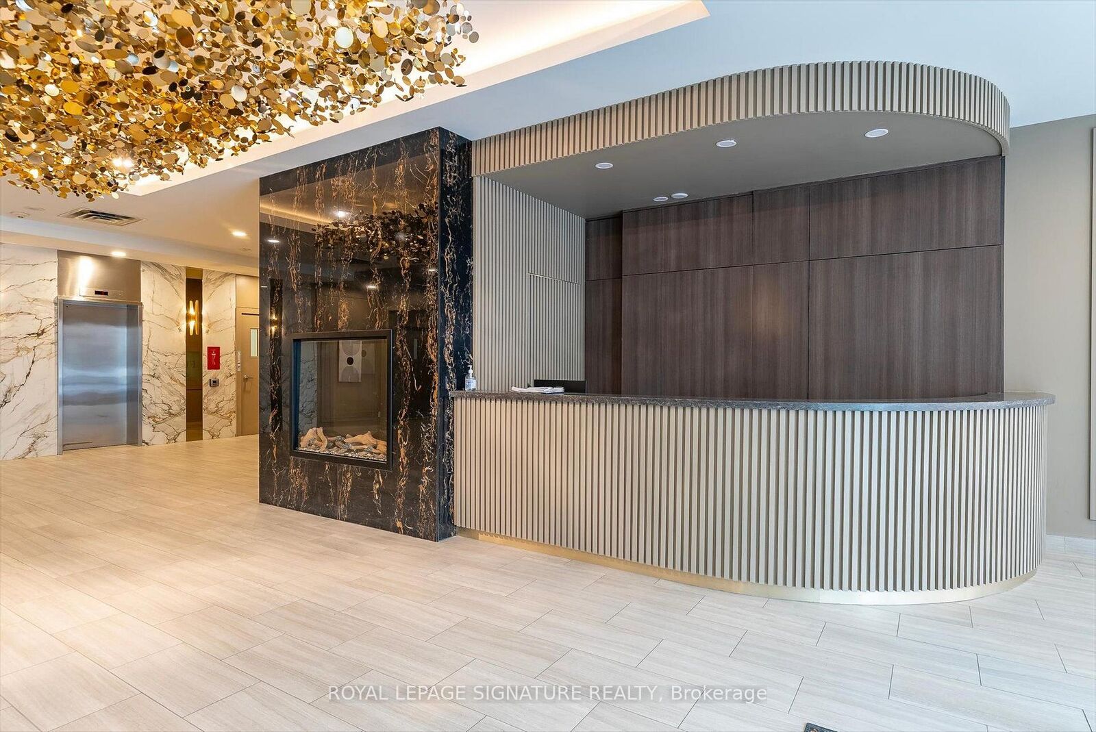Property Photo:  263 Wellington Street W 306  ON M5V 3E6 