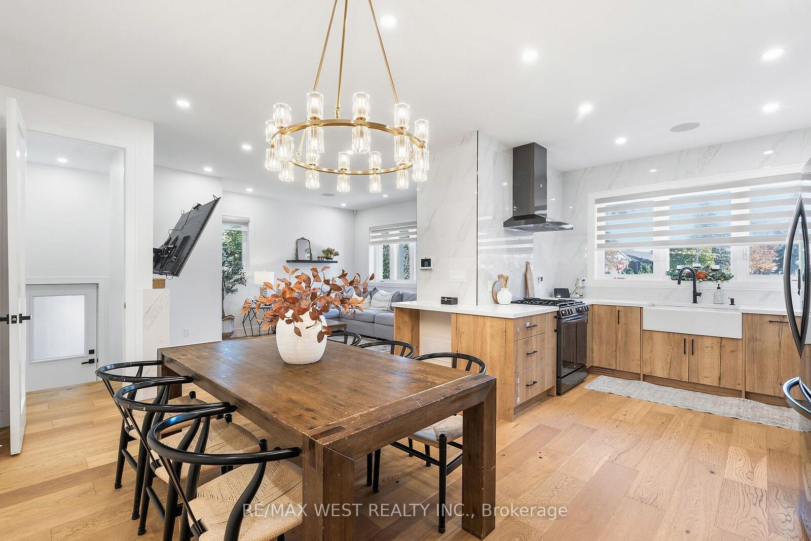 Property Photo: 42 Woolton Crescent ON M6M 4K9