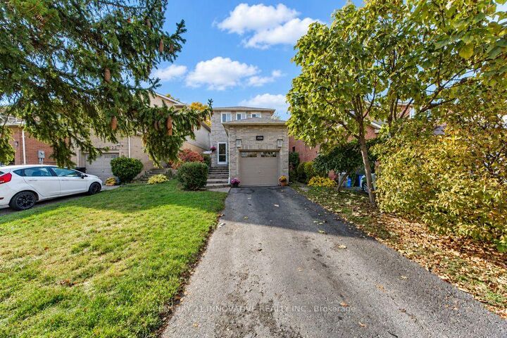 Property Photo:  2124 Duberry Drive  ON L1X 2A1 
