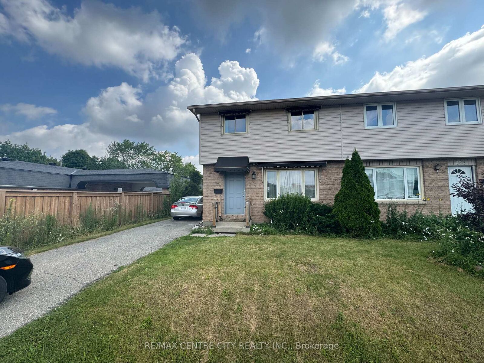 Property Photo: 870 Wellingsboro Road ON N6E 1Y5