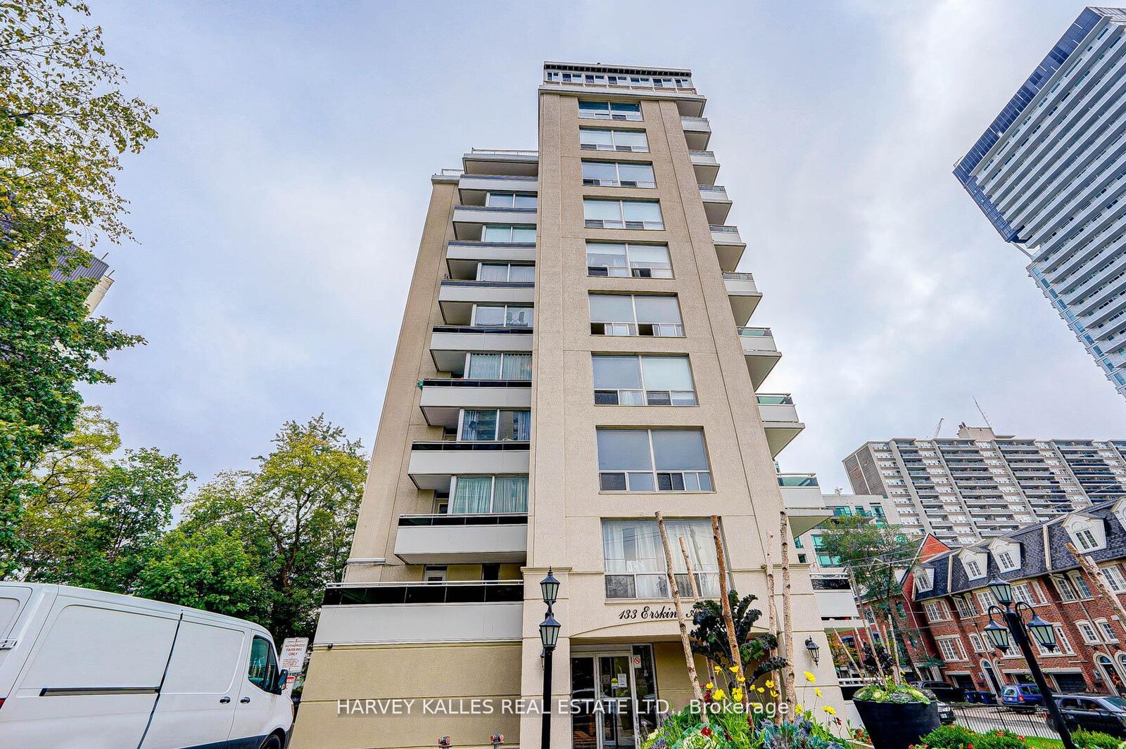 Property Photo: 133 Erskine Avenue 402 ON M4P 1Y8