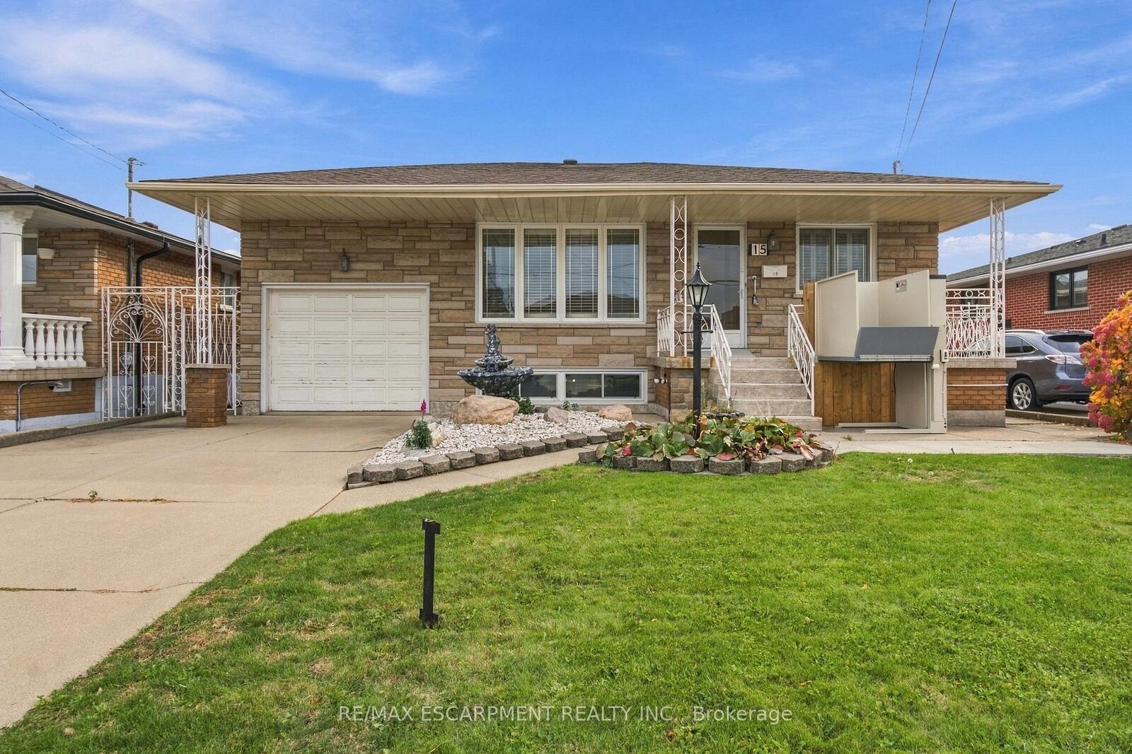 Property Photo:  15 Flora Drive  ON L8G 3Y9 