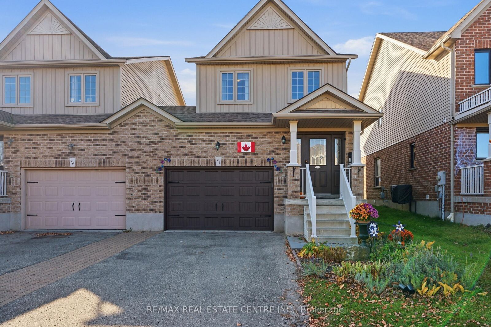 Property Photo: 18 James Arnott Crescent ON L9W 0B5