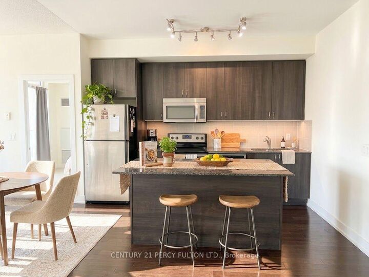Property Photo:  1638 Bloor Street W 901  ON M6P 0A6 