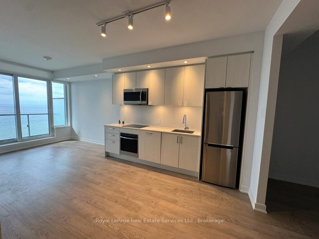 Property Photo: 1928 Lake Shore Boulevard W 2208 ON M6S 0B1