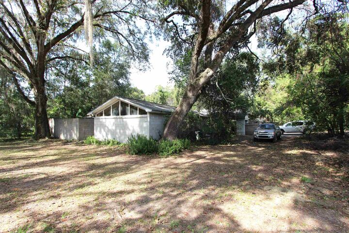 Property Photo: 2100 Wakefield Lane FL 32303