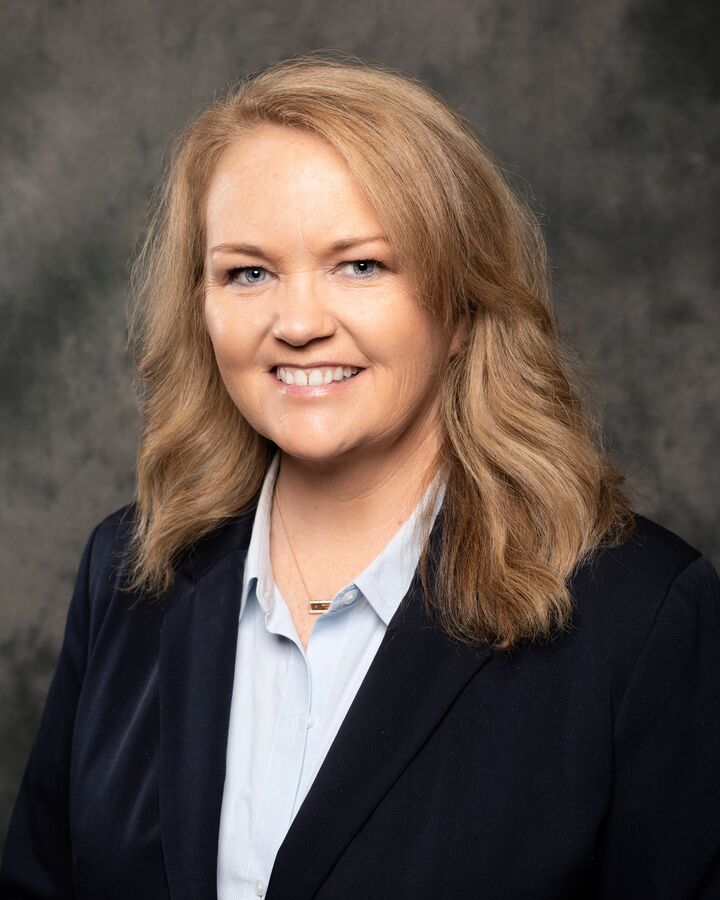 Sharon Hoenicke, Real Estate Salesperson in Saginaw, Signature Realty