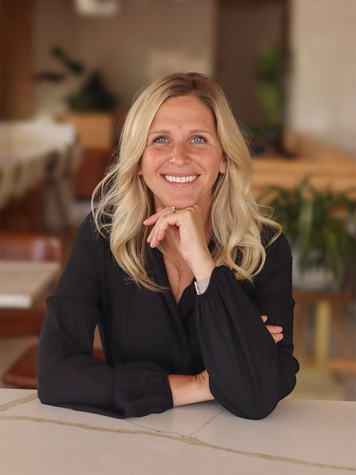 Amber Baker, Real Estate Salesperson in Janesville, Affiliated