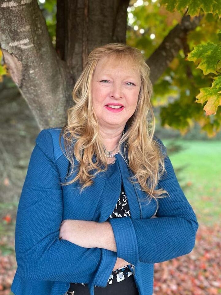 Regina Mauer, Real Estate Salesperson in Altoona, Affiliated