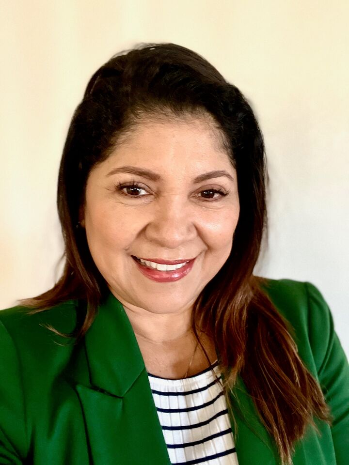 Magda Mendez, Real Estate Salesperson in Downey, LOTUS