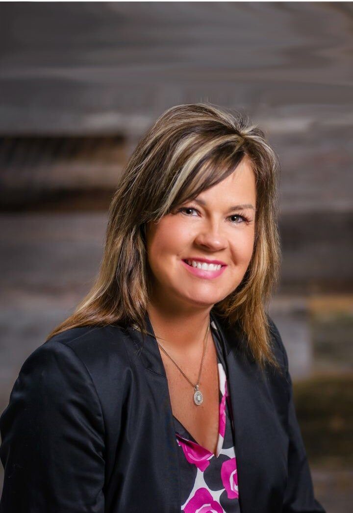 Trina Roth, Real Estate Broker in Carmel, Scheetz