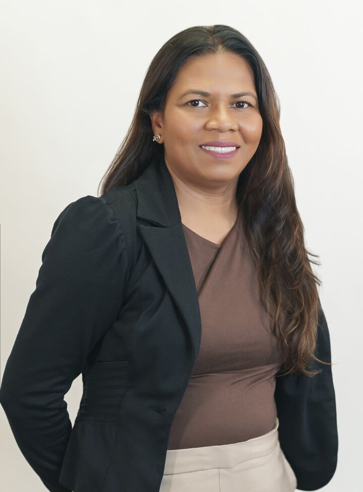 Nilam Patel - Addison - - Circle - - CENTURY 21 Circle