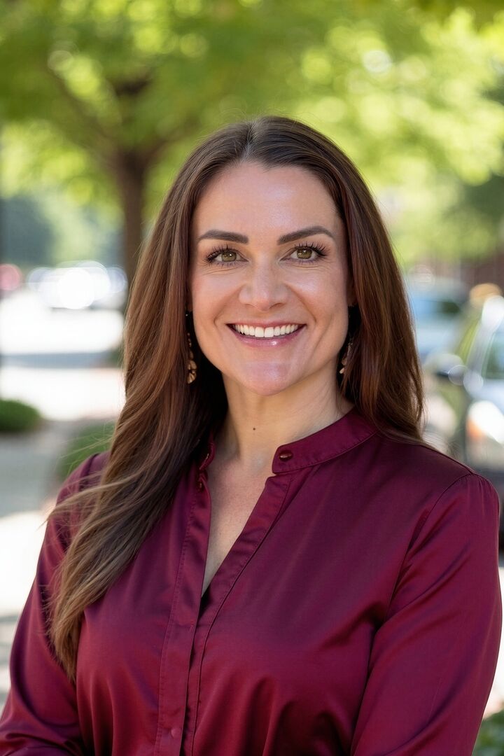Amanda DeLong-McCarter, Real Estate Salesperson in Dayton, Heritage