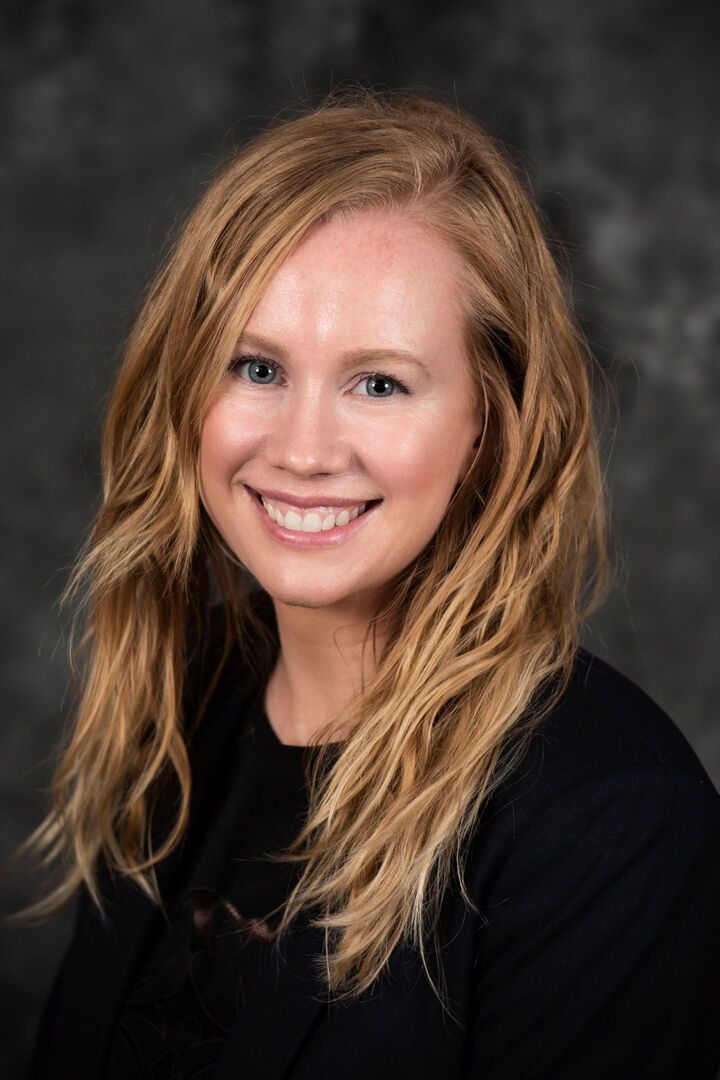 Sarah Ruge, Sales Associate in Lansing, Professionals