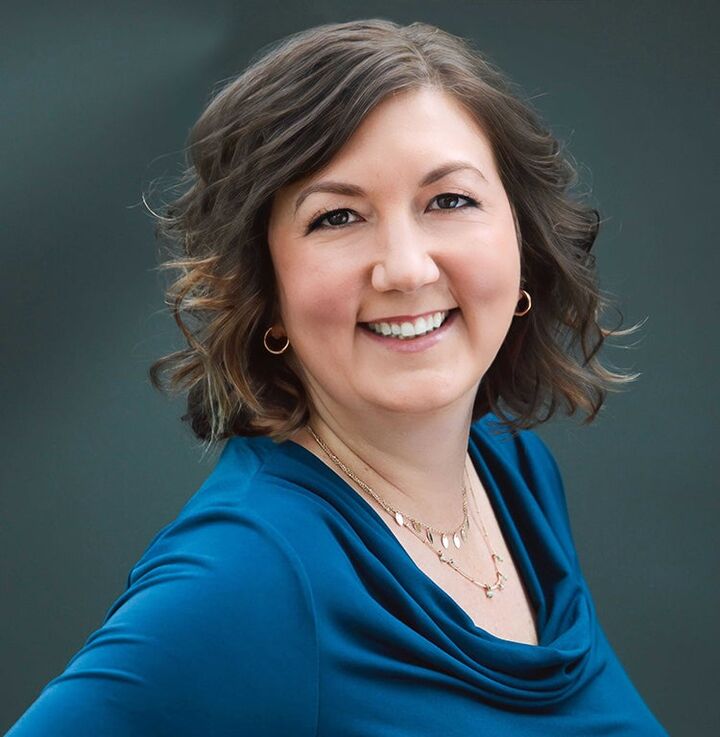 Tina Smith, Real Estate Broker in Newberg, Professional Group