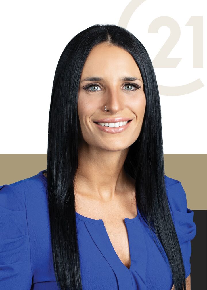 Sara Reddin,  in Lake Charles, Bessette Flavin