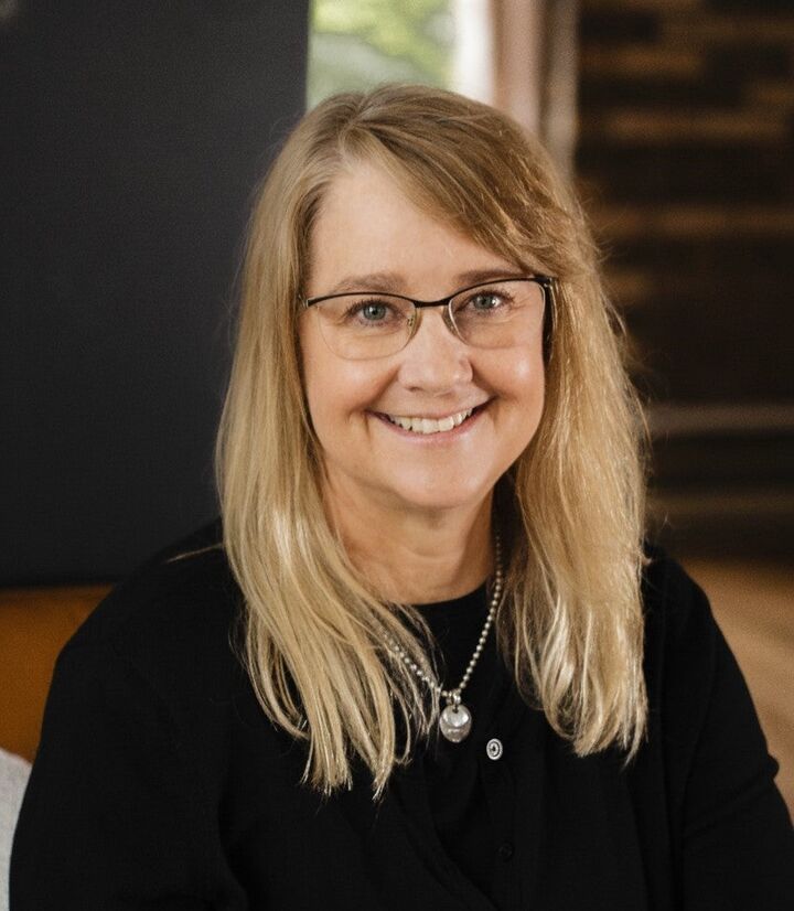 Renee Seaborg, Real Estate Broker/Real Estate Salesperson in Marquette, Schmidt Realtors