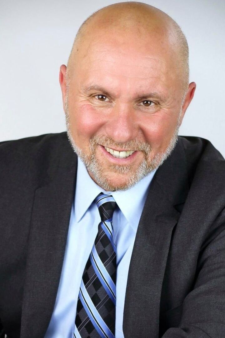 Michael J. Morris, Real Estate Broker in Moriches, M&D Good Life