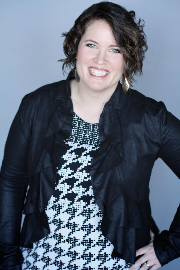 Brystal Hopkins, Real Estate Salesperson in Pella, Signature Real Estate