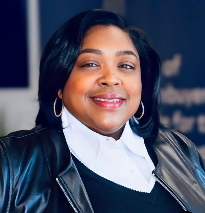 Aliisa Roberson,  in Livonia, Professionals