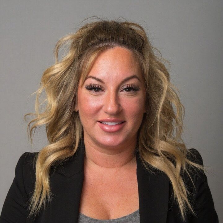Kathryn Szentivanyi,  in Shreveport, Elite