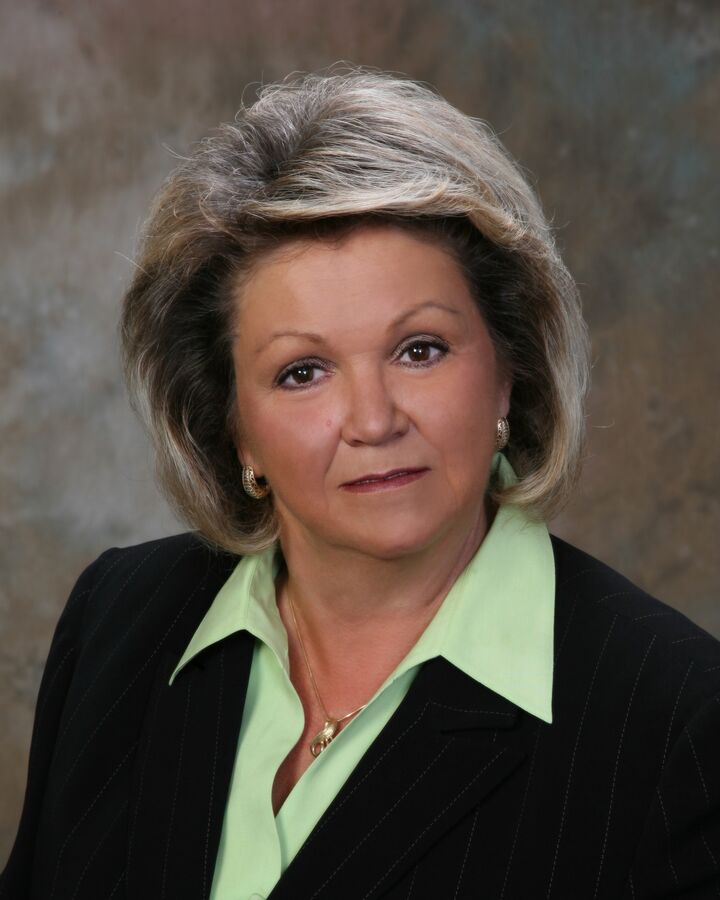 Sara Moore, Real Estate Salesperson in Ocean Springs, Alfonso Realty